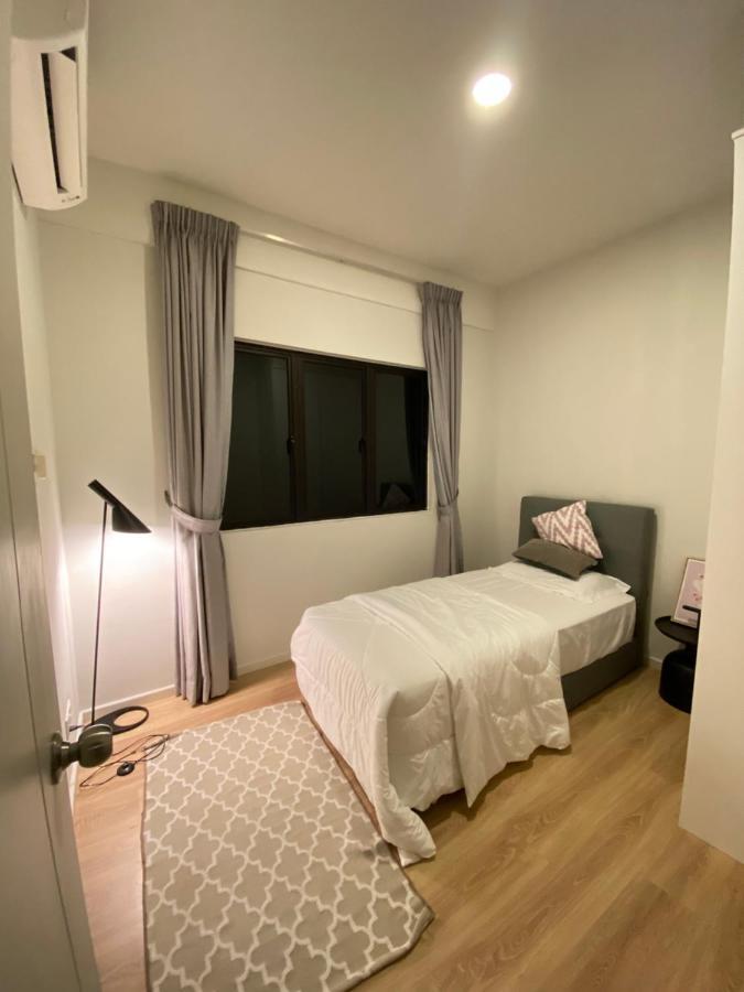 Faizal Madhi Homestay 古晋 外观 照片